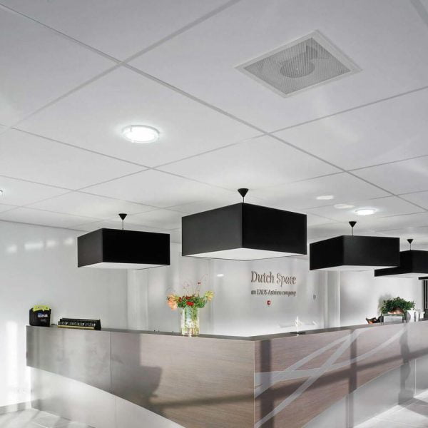 KNAUF Ceiling Armstrong Optra FG with a cube pendant lamp at the reception area in a modern office